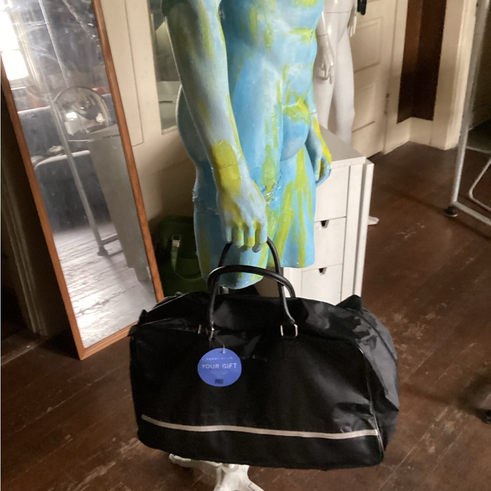 NWT Perry Ellis overnight bag